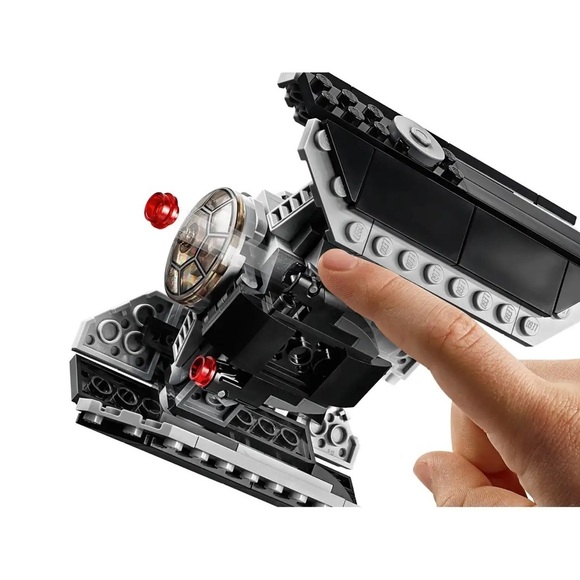 LEGO Star Wars Darth Vader's Castle 75251 Retired - Picture 10 of 10